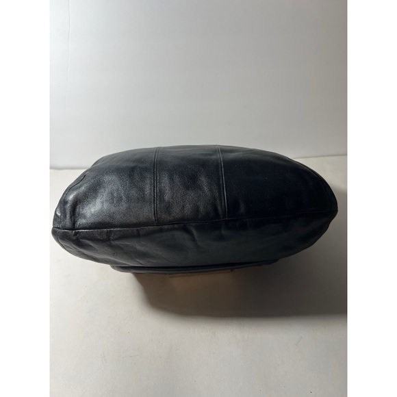 Black Leather Shoulder Bag - Picture 3 of 7